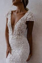 Load image into Gallery viewer, Made With Love - Darcy Size 10 in Ivory