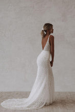 Load image into Gallery viewer, Made With Love - Louie Pebble Fitted - Size 18 Sample Sale Dress