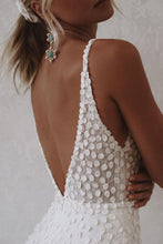 Load image into Gallery viewer, Made With Love - Louie Pebble Fitted - Size 18 Sample Sale Dress