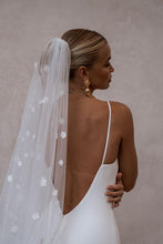 Load image into Gallery viewer, Made With Love - Parker Size 10 in Ivory